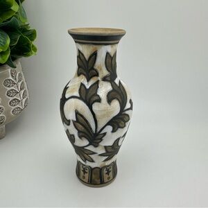 Vintage Chinese Cizhou Kiln Peony Sgraffito Vase 6” Tall Floral Porcelain Decor